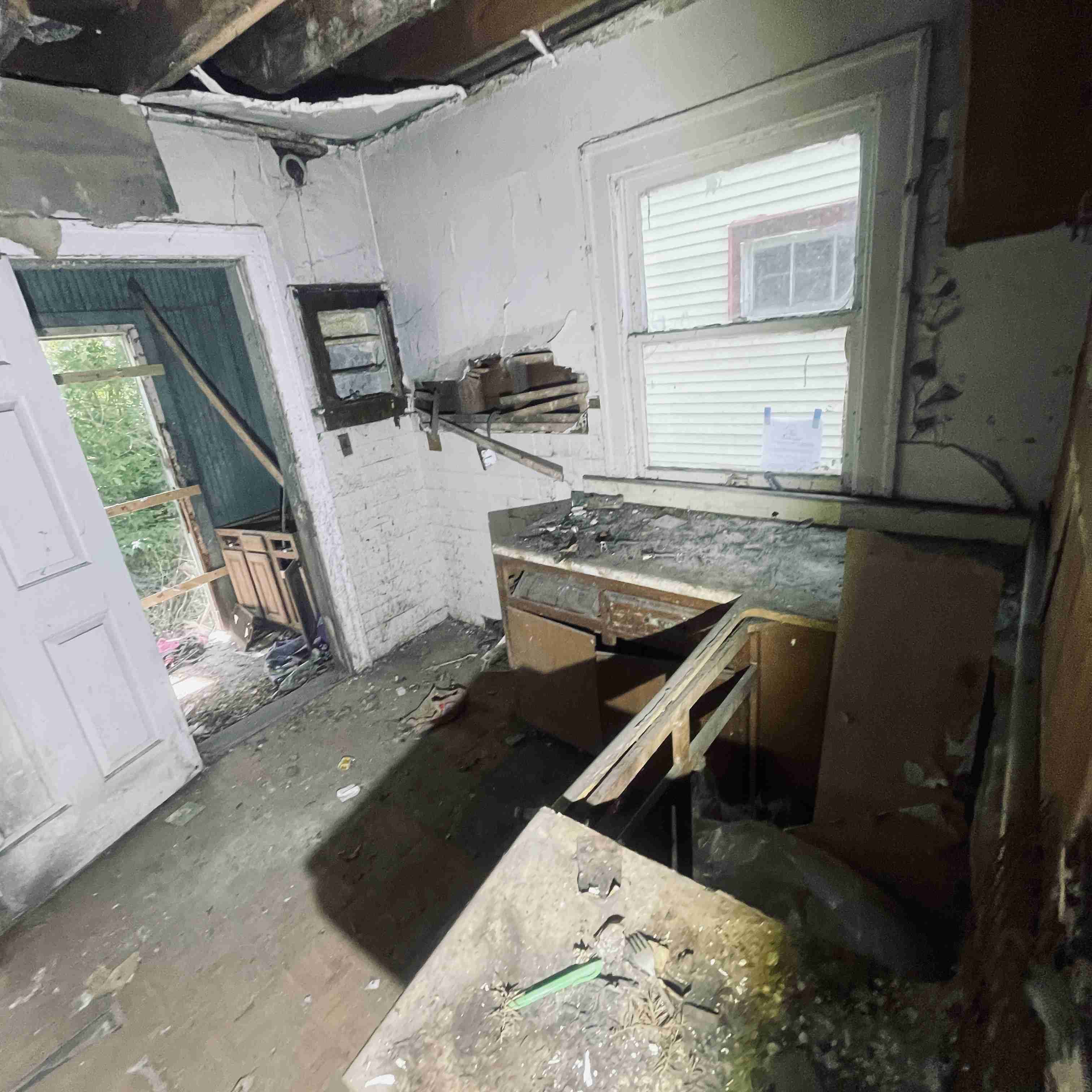 2537 Fullerton (29).jpg